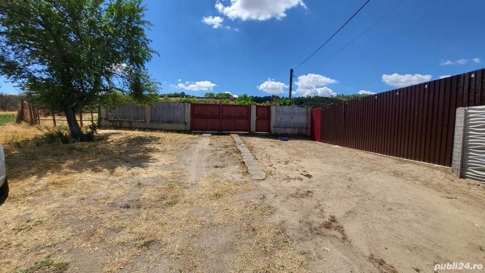 Casă de vânzare 9700mp Corlățel 