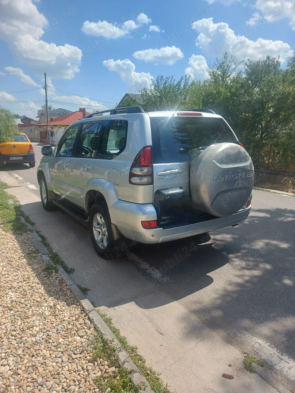 Vand Toyota Land Cruiser  Anul 2005