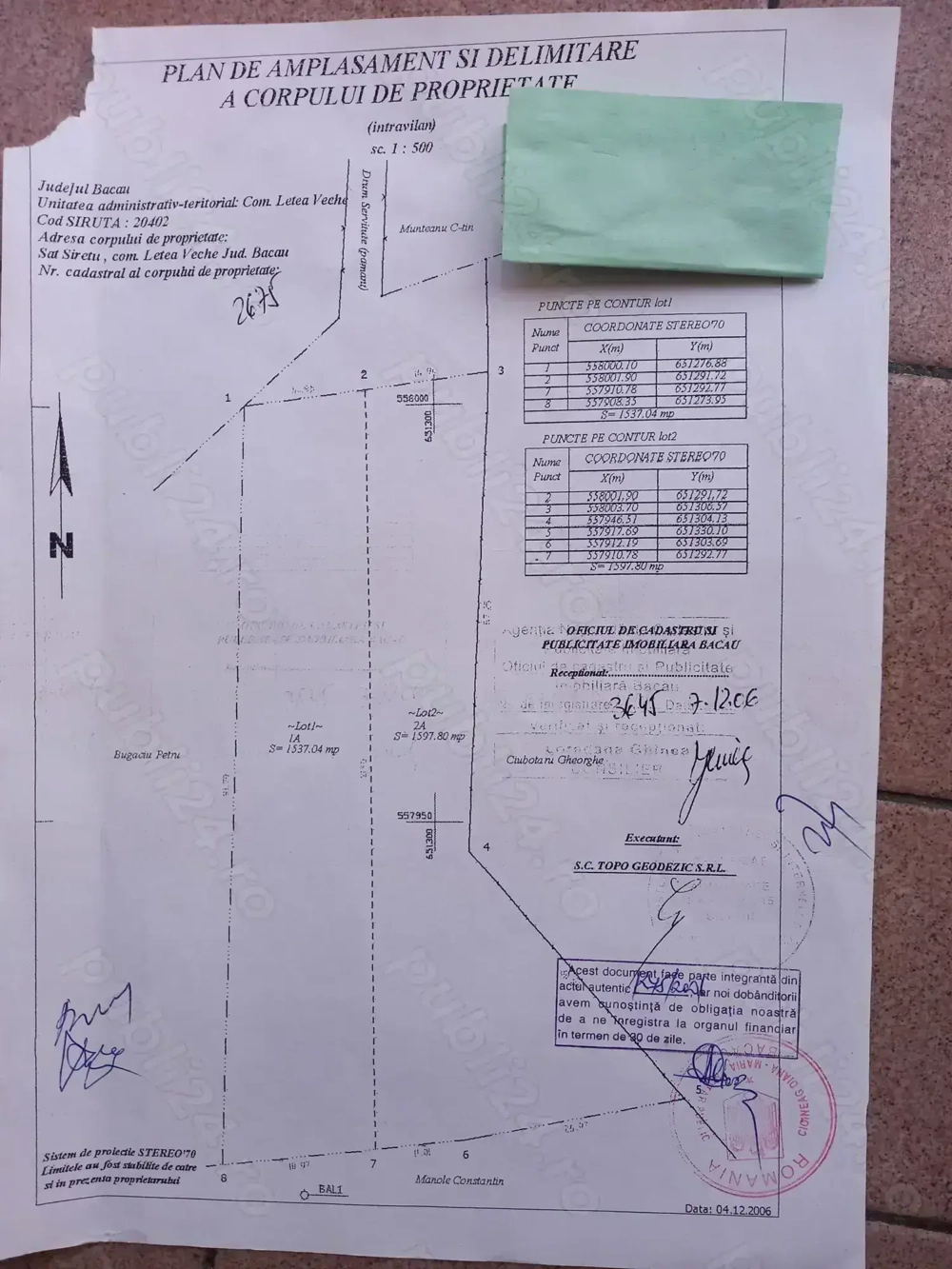 Vând teren intravilan.