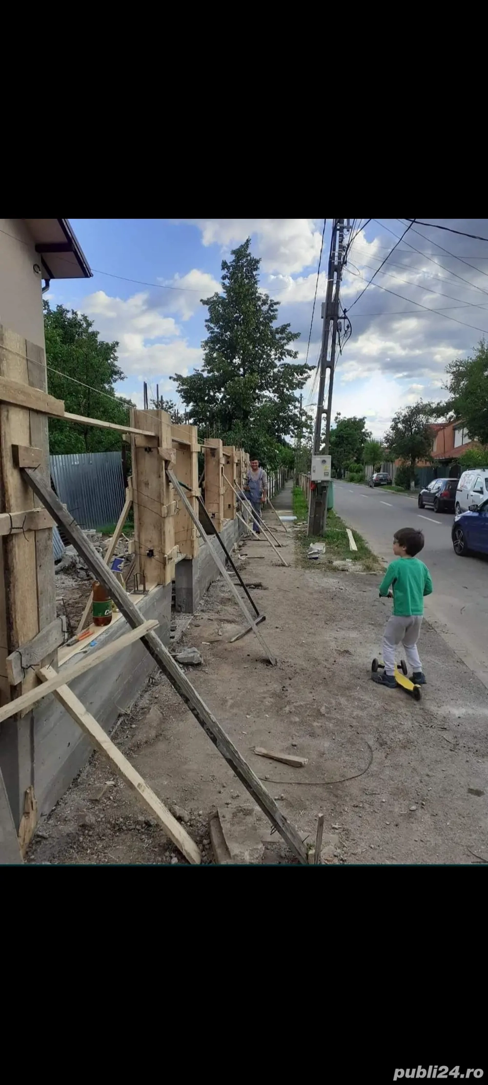 execut lucrări case la roșu,garduri ,acoperise