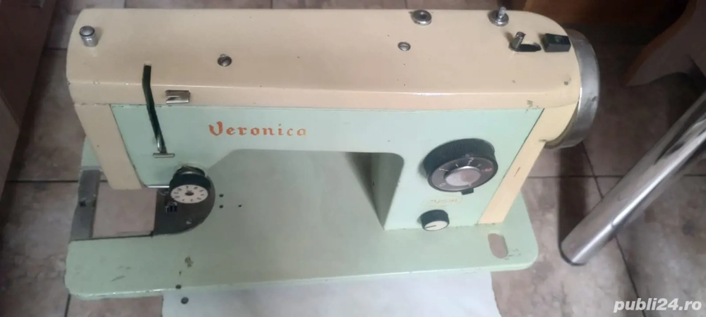 Masina de cusut Veronica vintage 