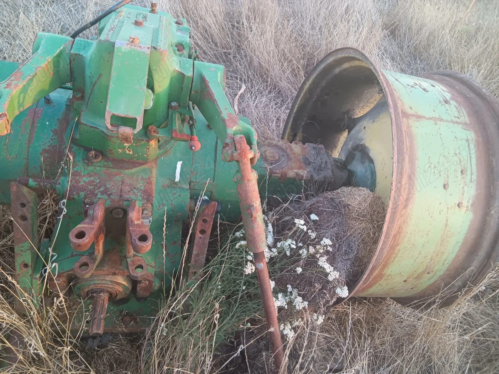 Dezmembrez John deere 3030