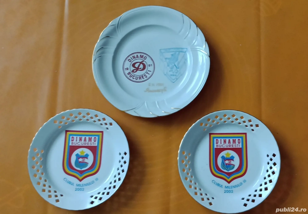 3 Farfurii mărime medie cu inscripția Clubul sportiv Dinamo București 
