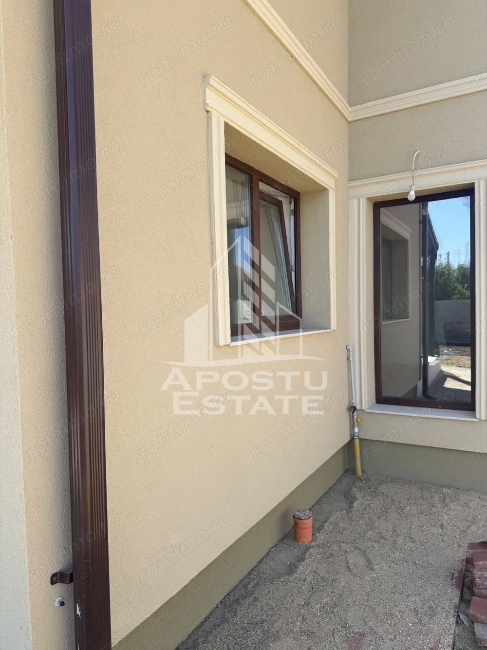 Duplex  in GHIRODA despărțit prin camera tehnică ,toate urilitatiile.