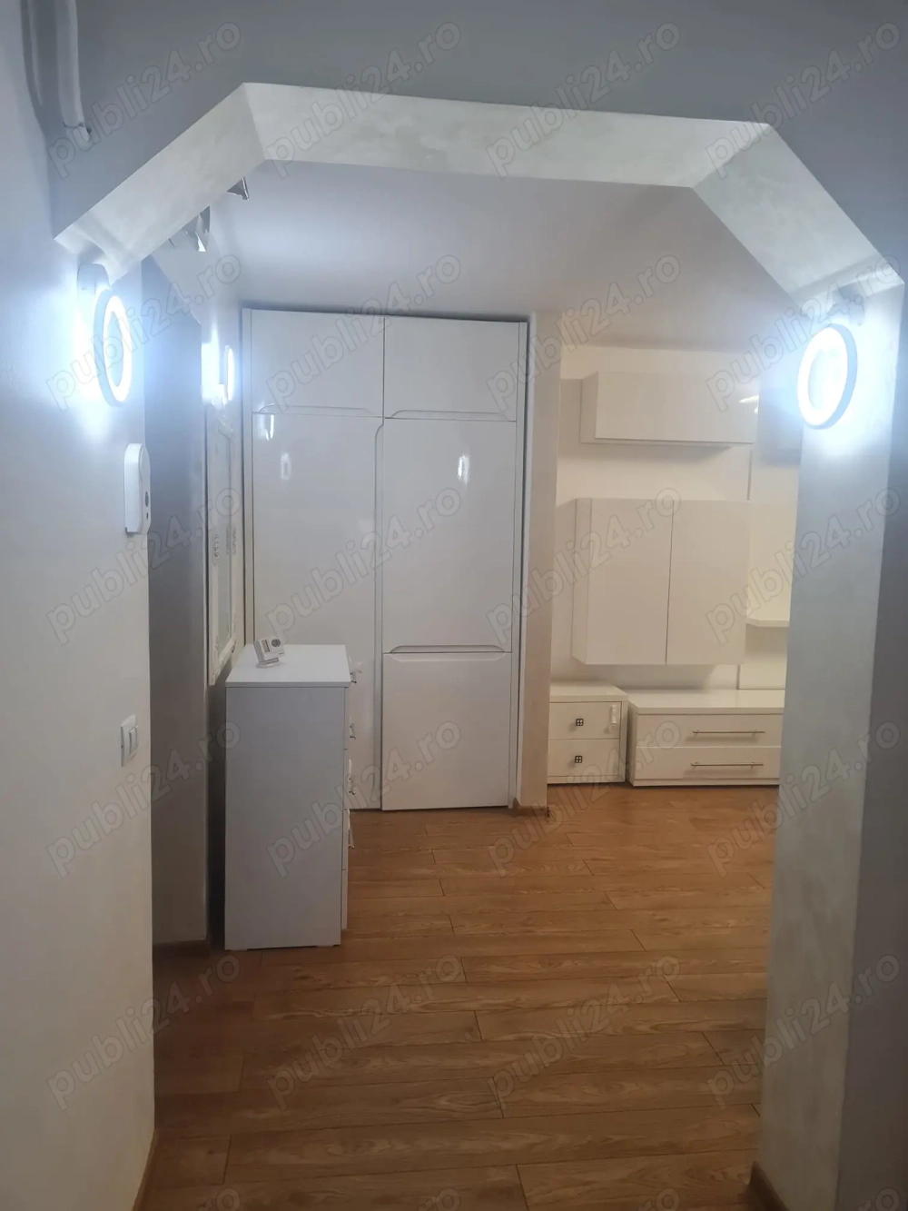 Apartament de închiriat în Tg.Neamț , str. Mărășești bl. 11, complet mobilat si utilat.