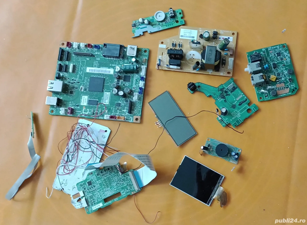 Placi de circuit cu piese