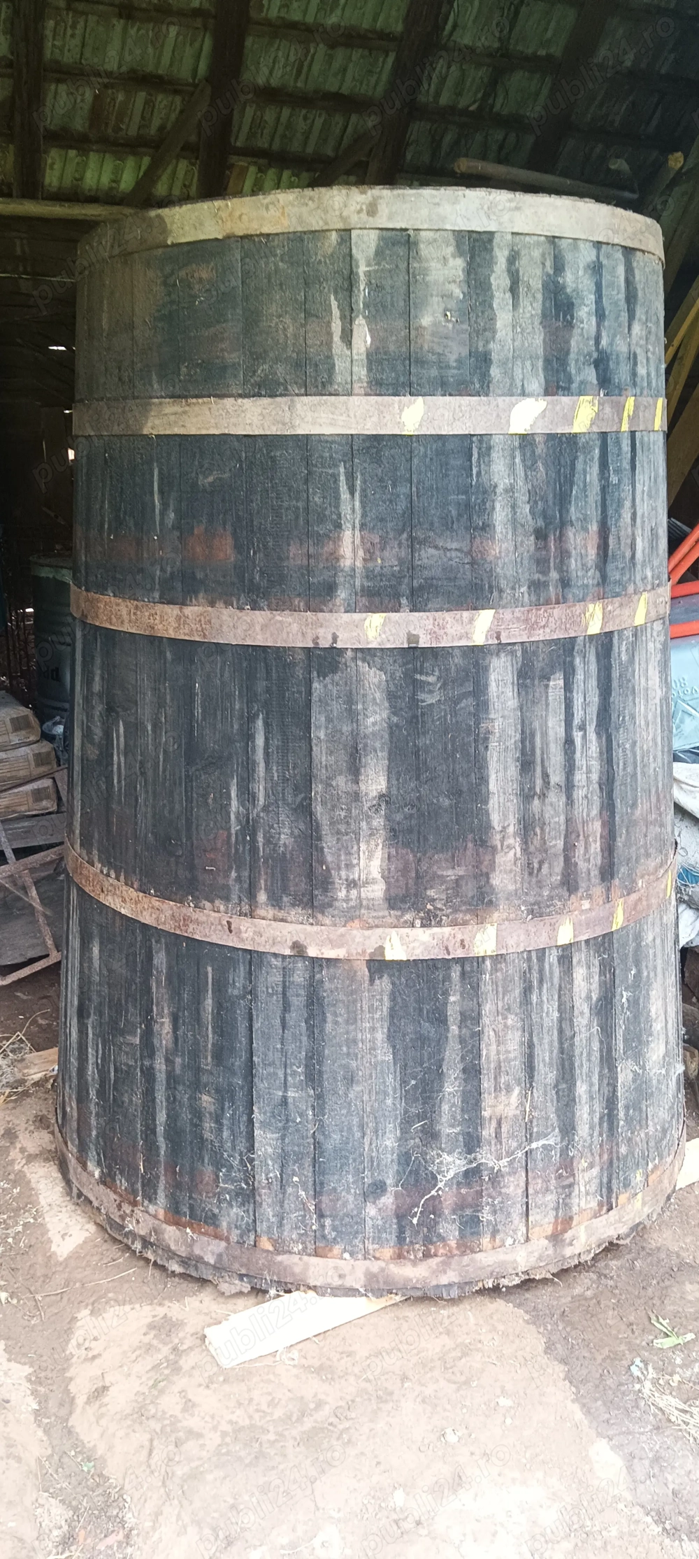 Vând butoaie pentru tuica 