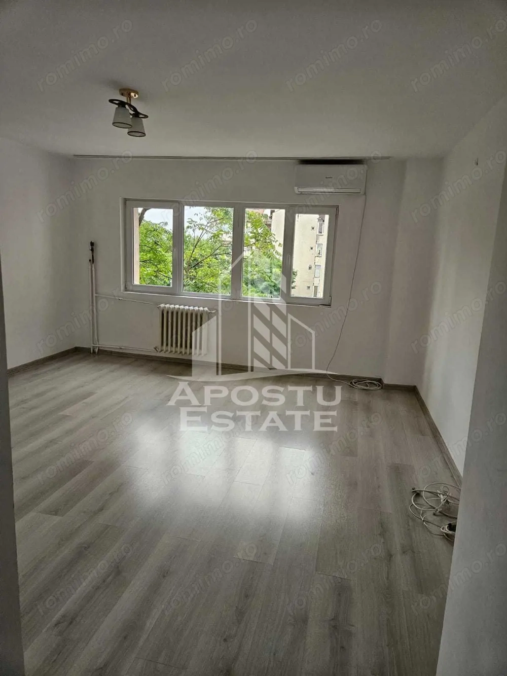Apartament cu 2 camere, etajul 3, zona Steaua Apartament cu 2 camere, etajul 3, zona Steaua