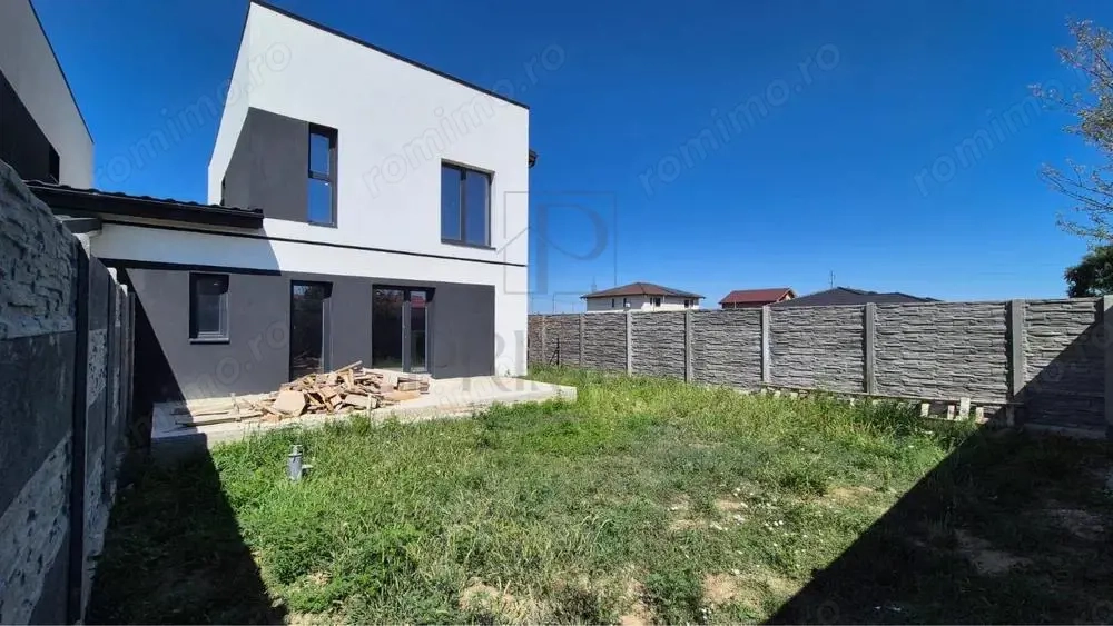 GIROC - Duplex despartit prin camera - 4 Camere - Toate utilitatile