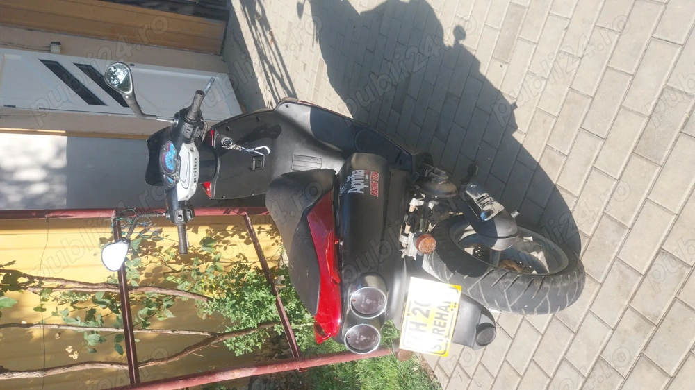 Vând scuter Aprilia SR 50 Ditech 1993 Vând scuter Aprilia SR 50 Ditech 1993