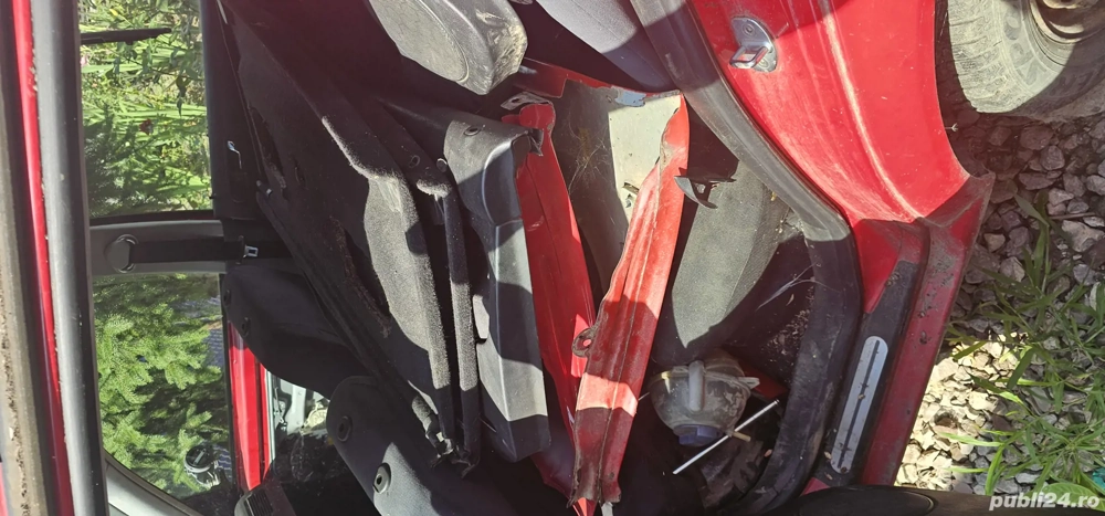 Vând tot ce se vede 