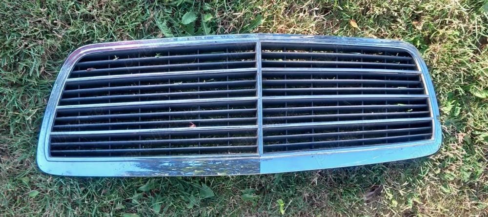 Mercedes-Benz Grila Radiator 210-880-05-83 - MBZ W210 E-Class