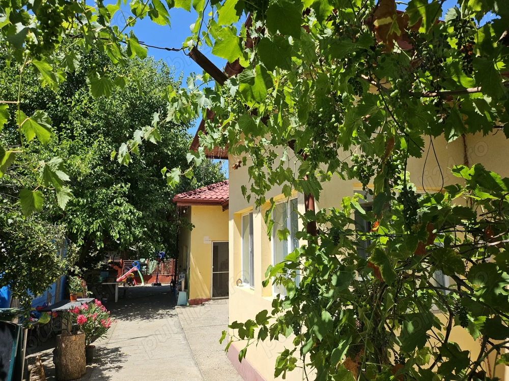 Casa Corbeanca cu teren cu deschidere la lac de inchiriat