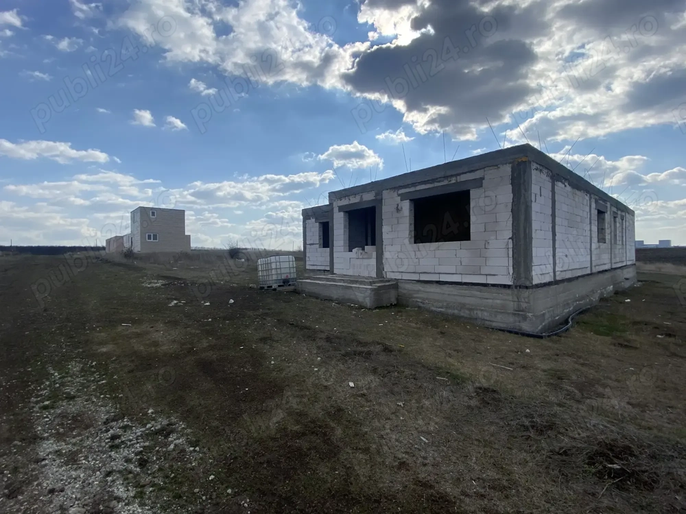 Teren intravilan 609 + 92 mp, Pielesti, lângă pădure, Craiova, intre 2 case, 29  mp