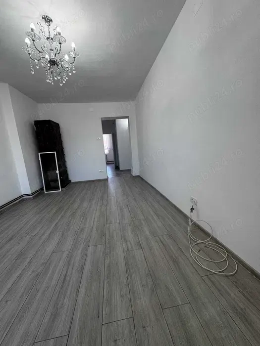 Apartament 2 camere renovat total, parcare + boxe, Petrila