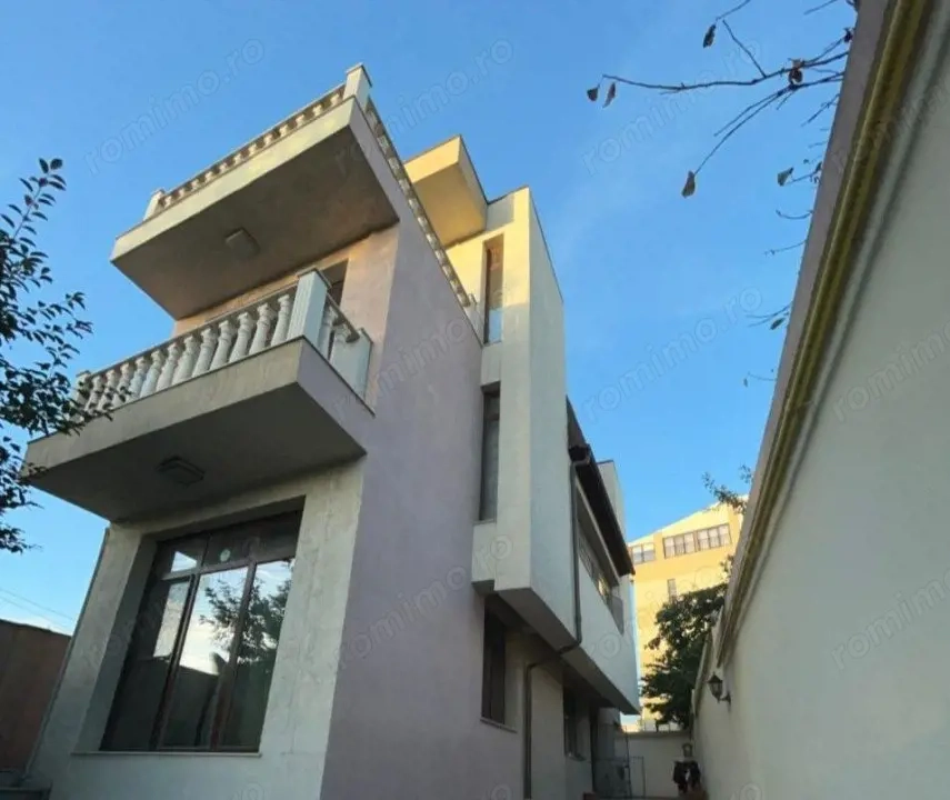 Vilă pretabilă sediu firma sau clinica, zona Colentina - Pipera