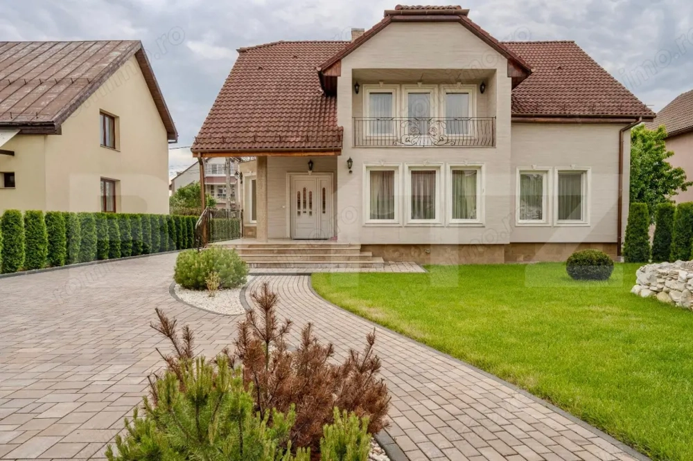 Vila spațioasă D+P+E la intrare în Unirea – confort și o poziție excelenta