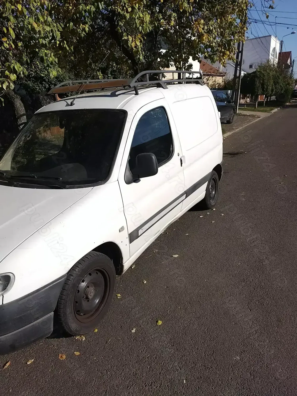 Vând Peugeot partner