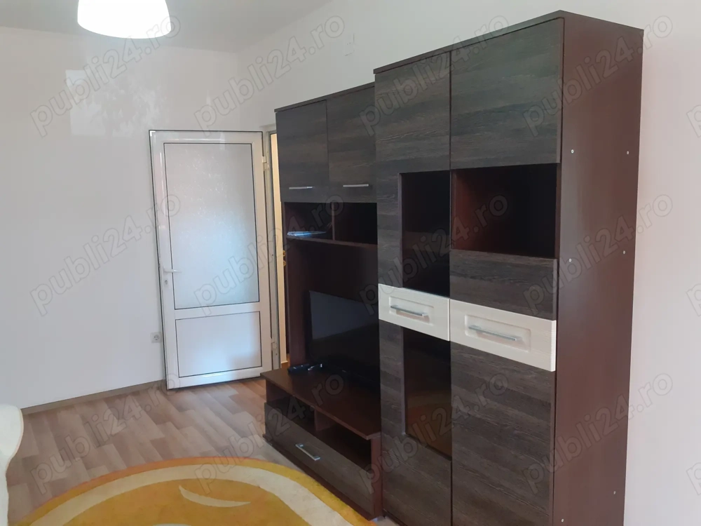 Inchriere Garsoniera pe str. Hipodrom etajul 1, mobilata si utilata la cheie cu balcon.