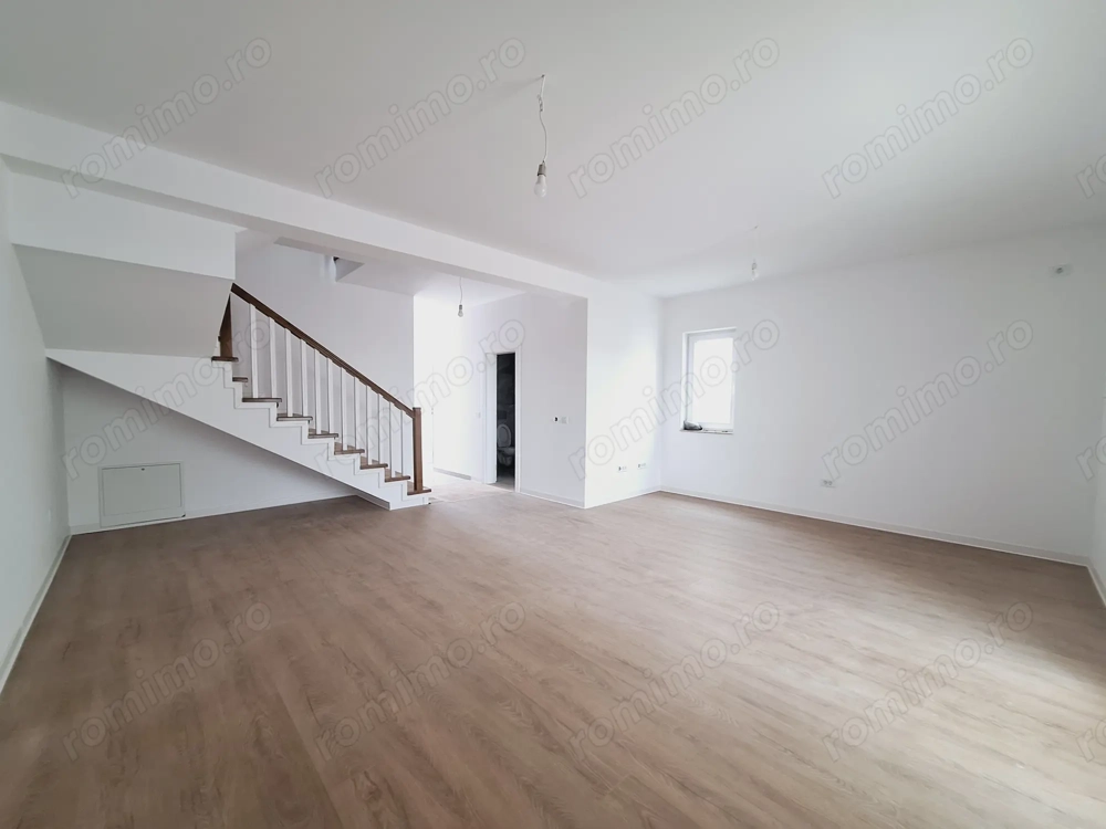 Casa in Mosnita Noua. Bucatarie inchisa. 3 dormitoare si dressing.