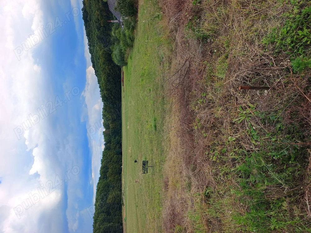 Vând parcele de 500mp