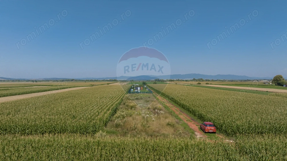 Teren de 1100 mp de vânzare în Stupini