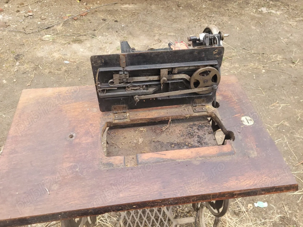 Mașina de cusut singer 