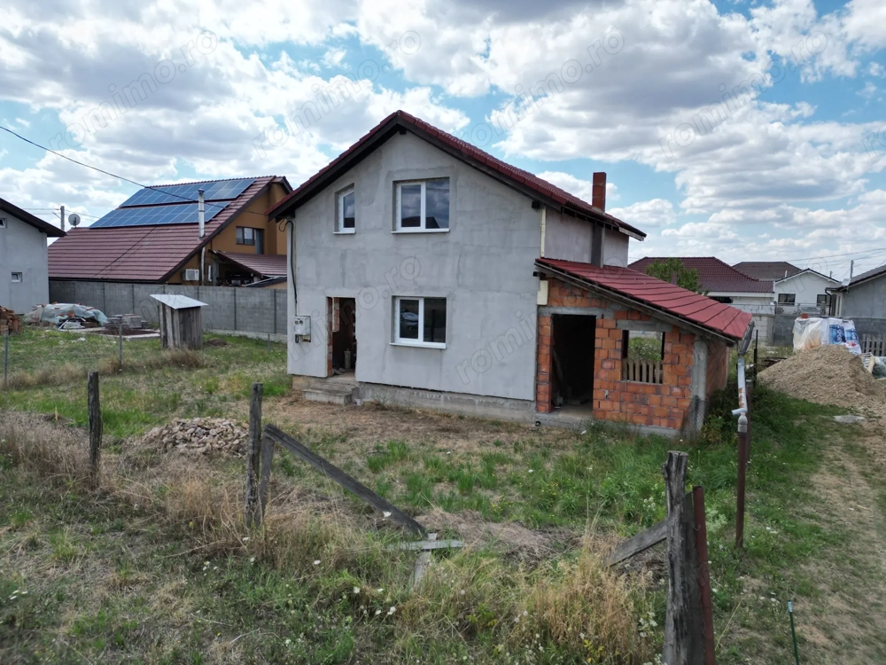 Casa la gri in Frumuseni Casa la gri in Frumuseni