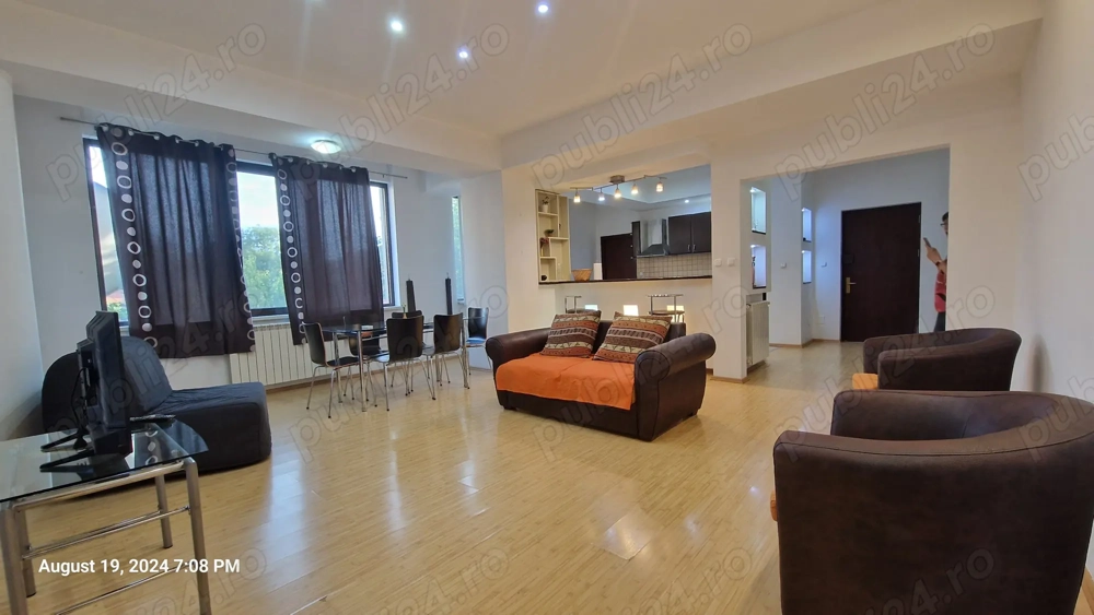 Inchiriez apt 2 camere in vila, adiacent Stefan cel Mare