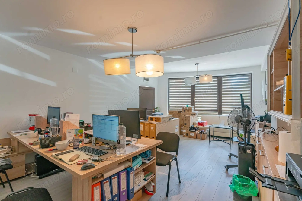 Spatiu birou cu acces din strada