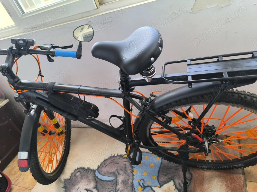 Vând bicicletă cu înbunatatiri.