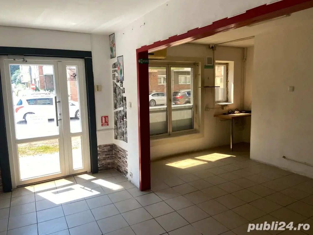 Inchiriez in Resita, spatiu comercial.