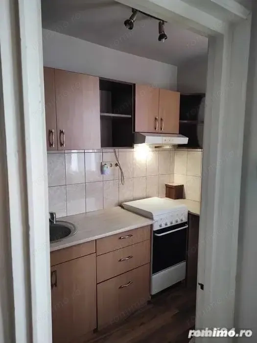 Garsoniera in zona UMT