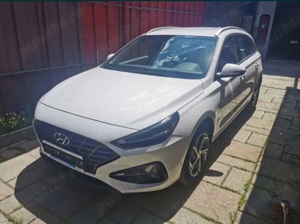 Hyundai i30 Wagon Highway 2023 990km Alb