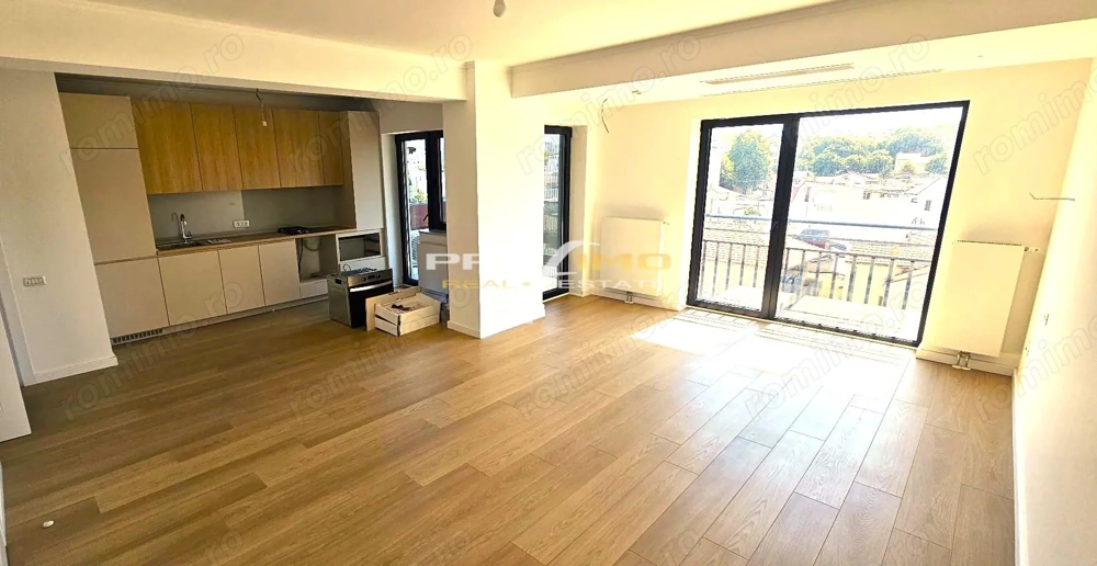 Apartament nemobilat, su.90mpc, Birouri sau de locuit -TROCADERO