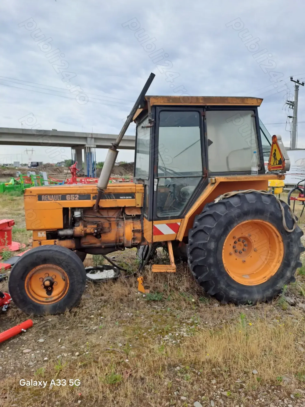 Vand tractor Renault 652