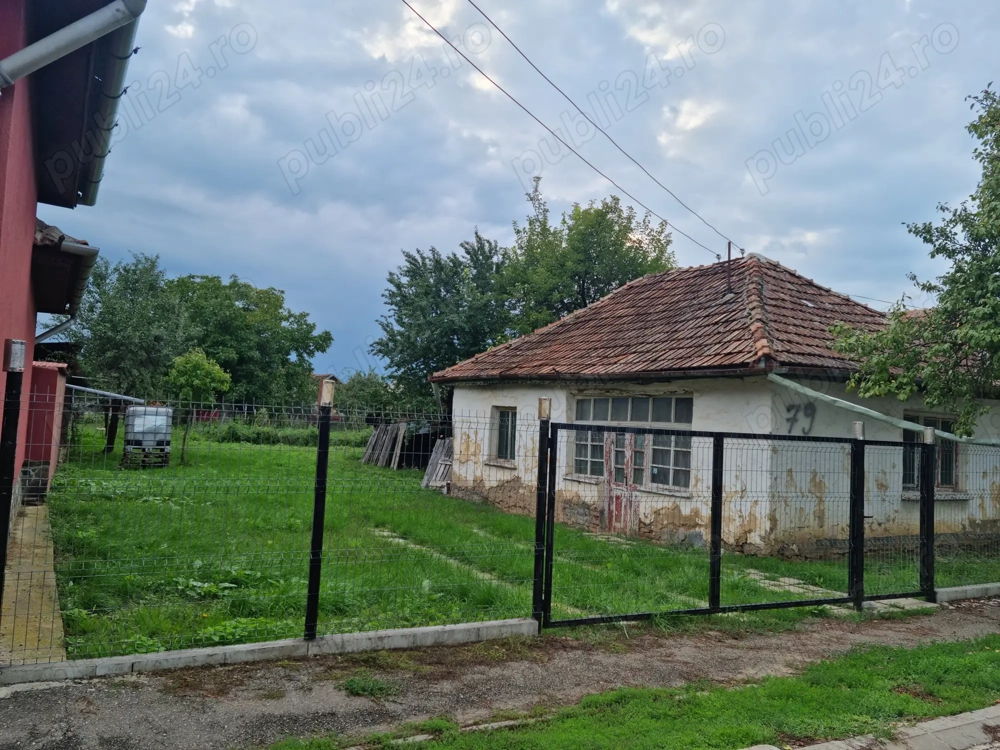 Casa veche de vanzare