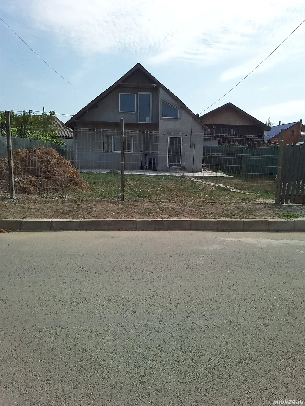 Vand schimb cu apartament