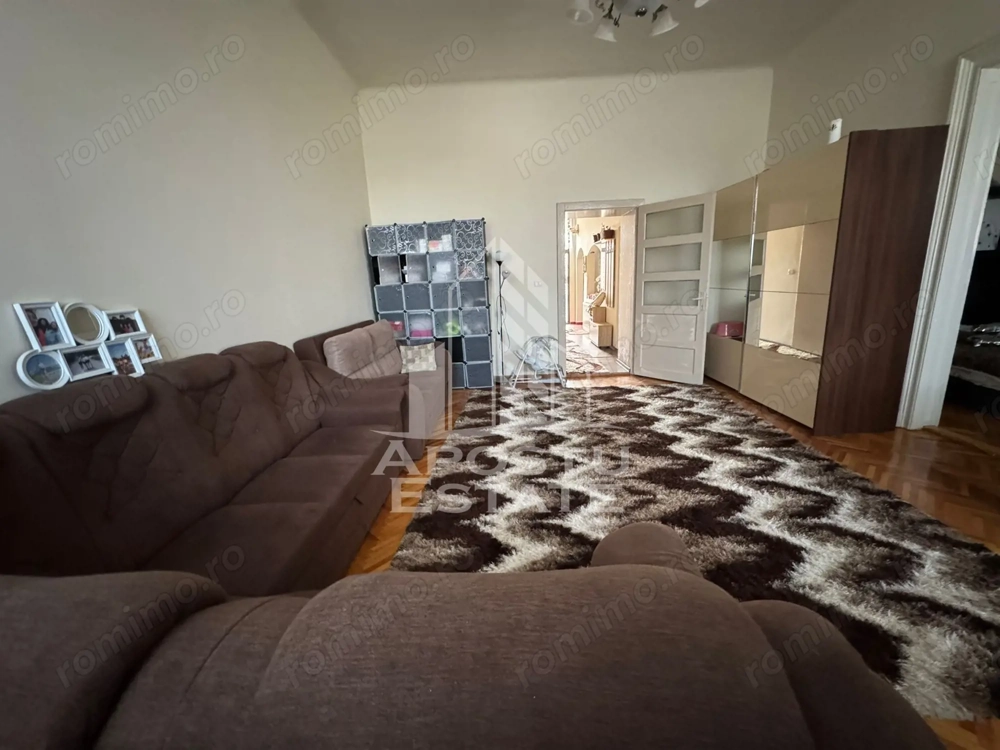 Apartament cu 2 camere, centrala proprie, boxa, Piata Maria