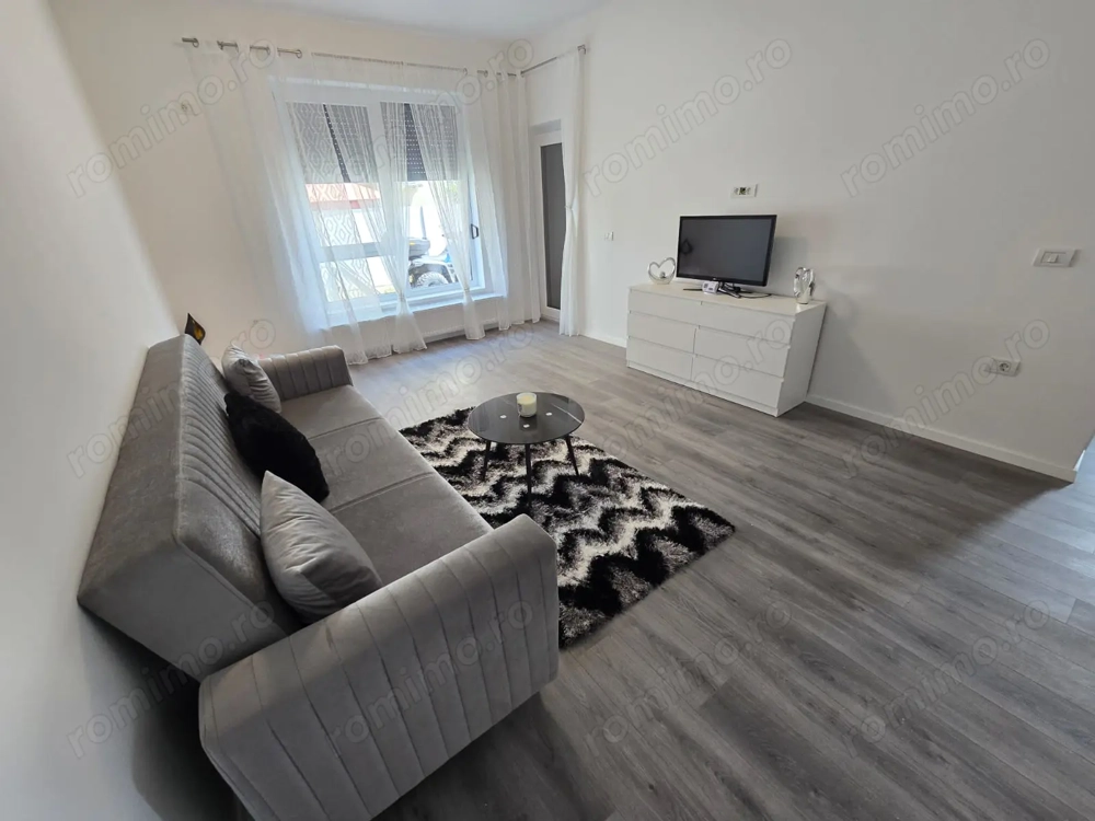 Prima inchiriere. Curte proprie. La asfalt.