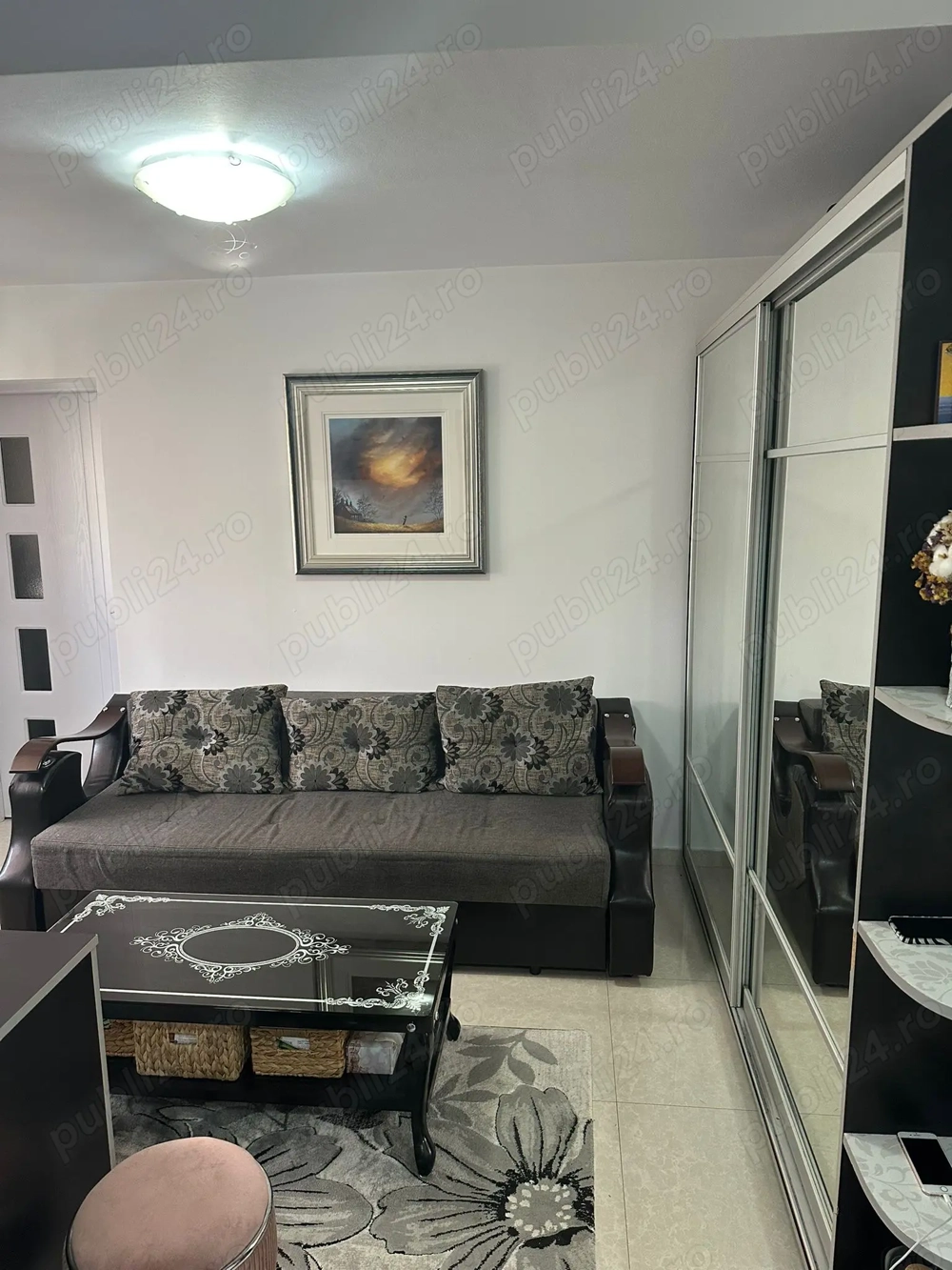 Vând apartament complet mobilat 