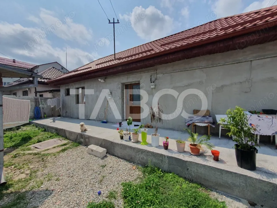 Casa 90 mpu 2 camere bucatarie baie debara zona Campului