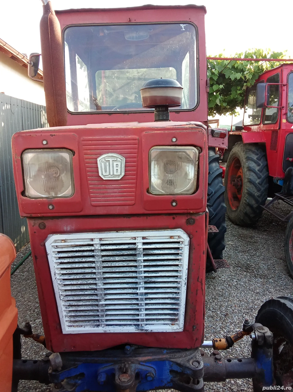 Vând Tractor UTB