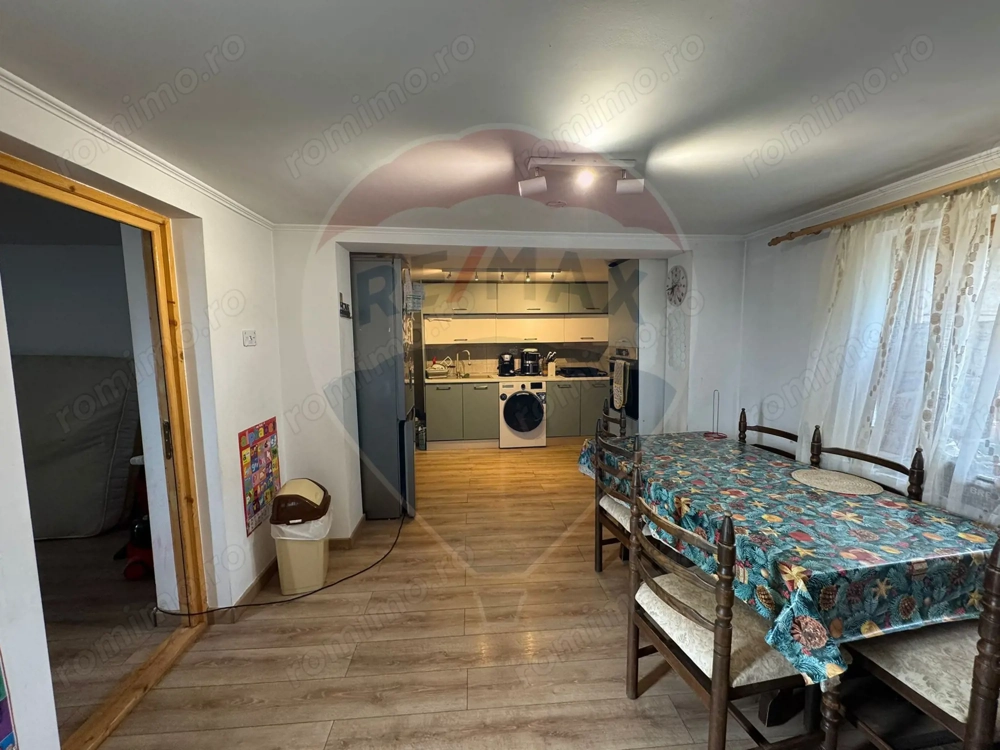 Casă / Vilă cu 3 camere in Cârligele