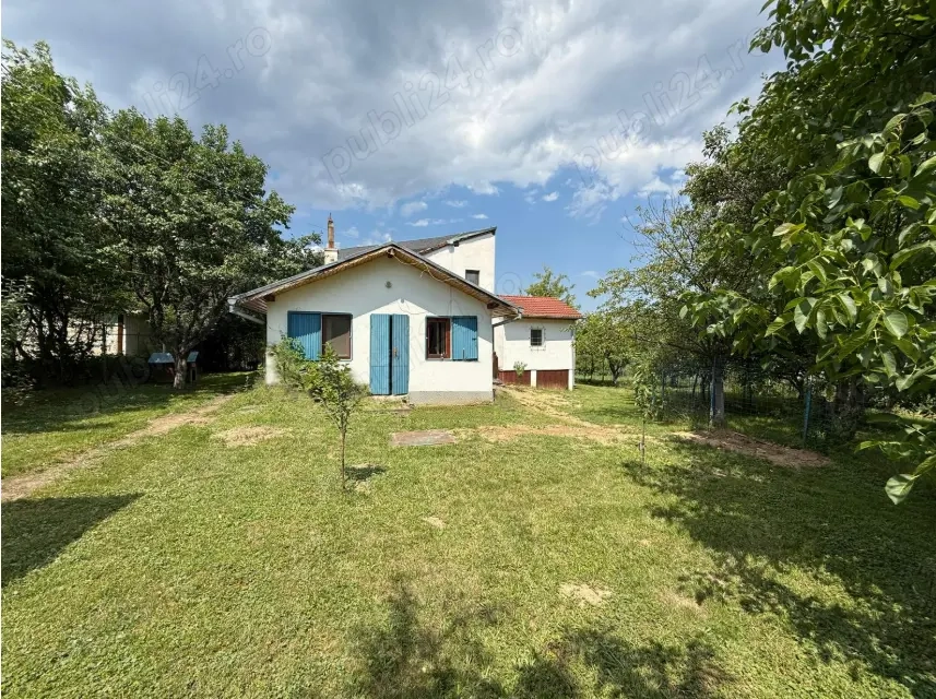 Casă de vânzare-Liniște, natură și farmec tradițional în Tocile