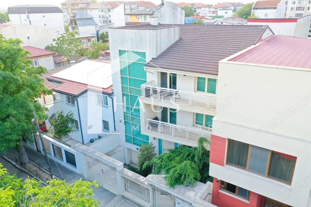 Vila deosebita  la un pas de mare mobilata si utilata