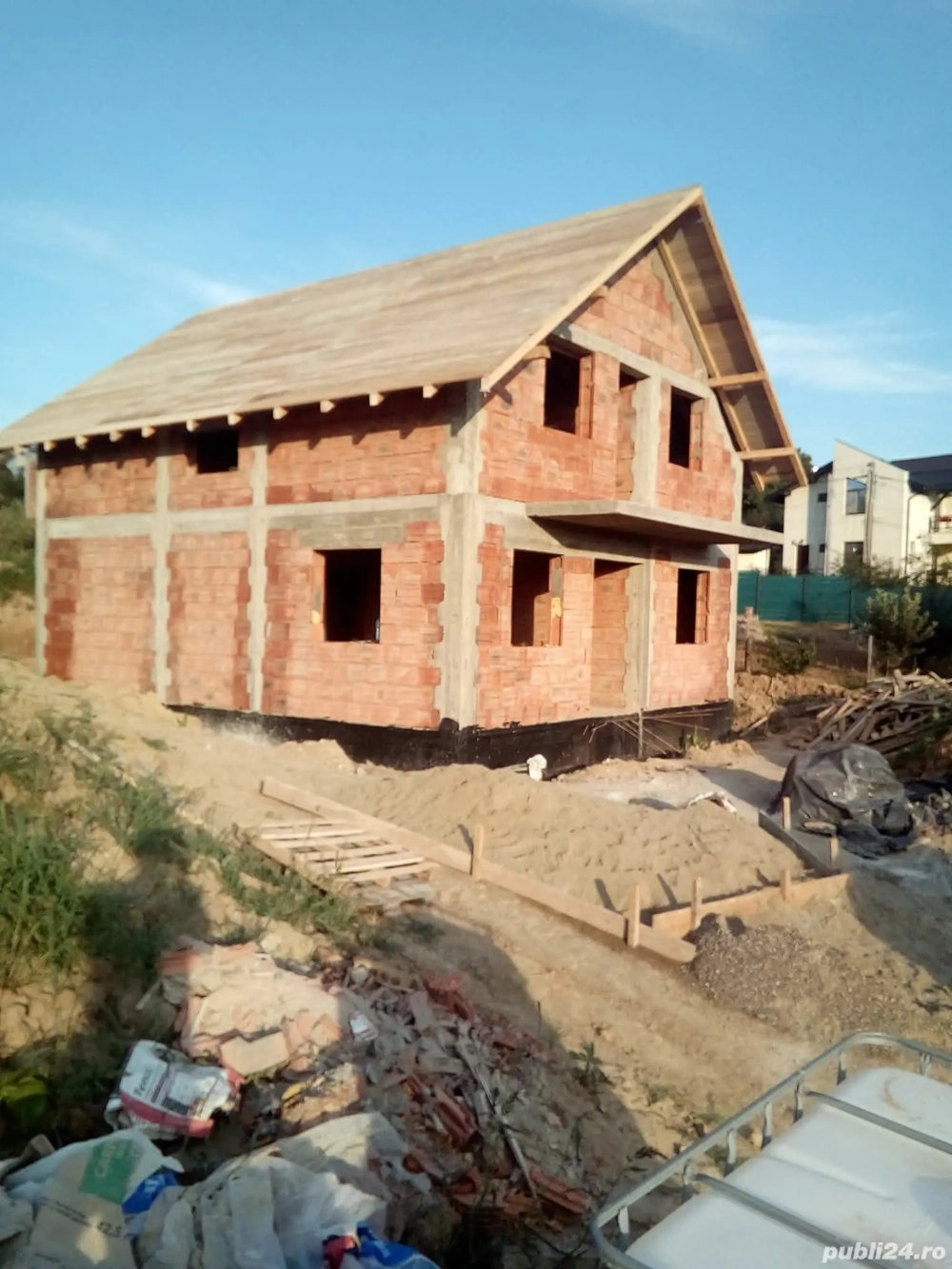 Execut Lucrări în construcții.