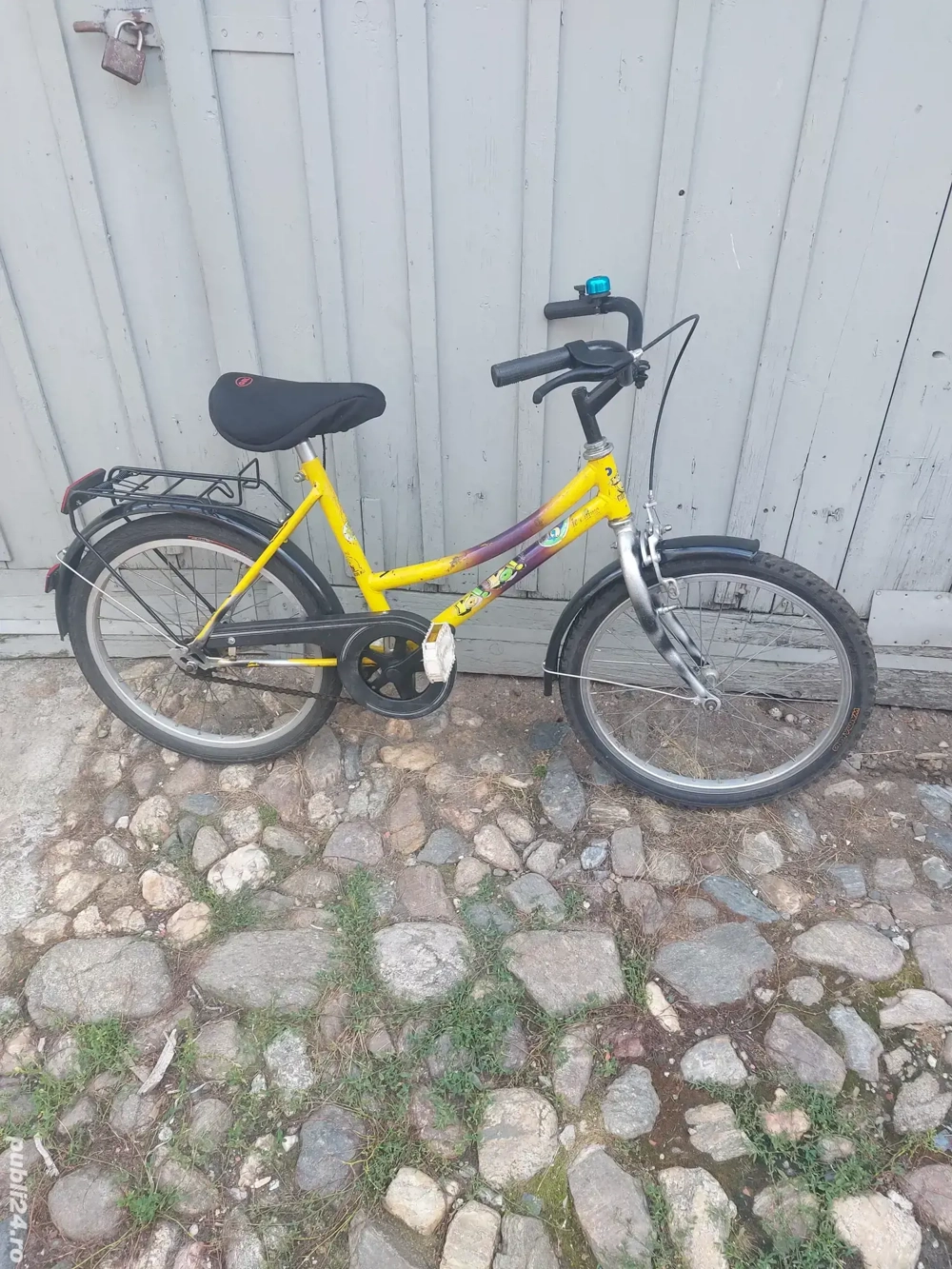 vând bicicleta de copii 