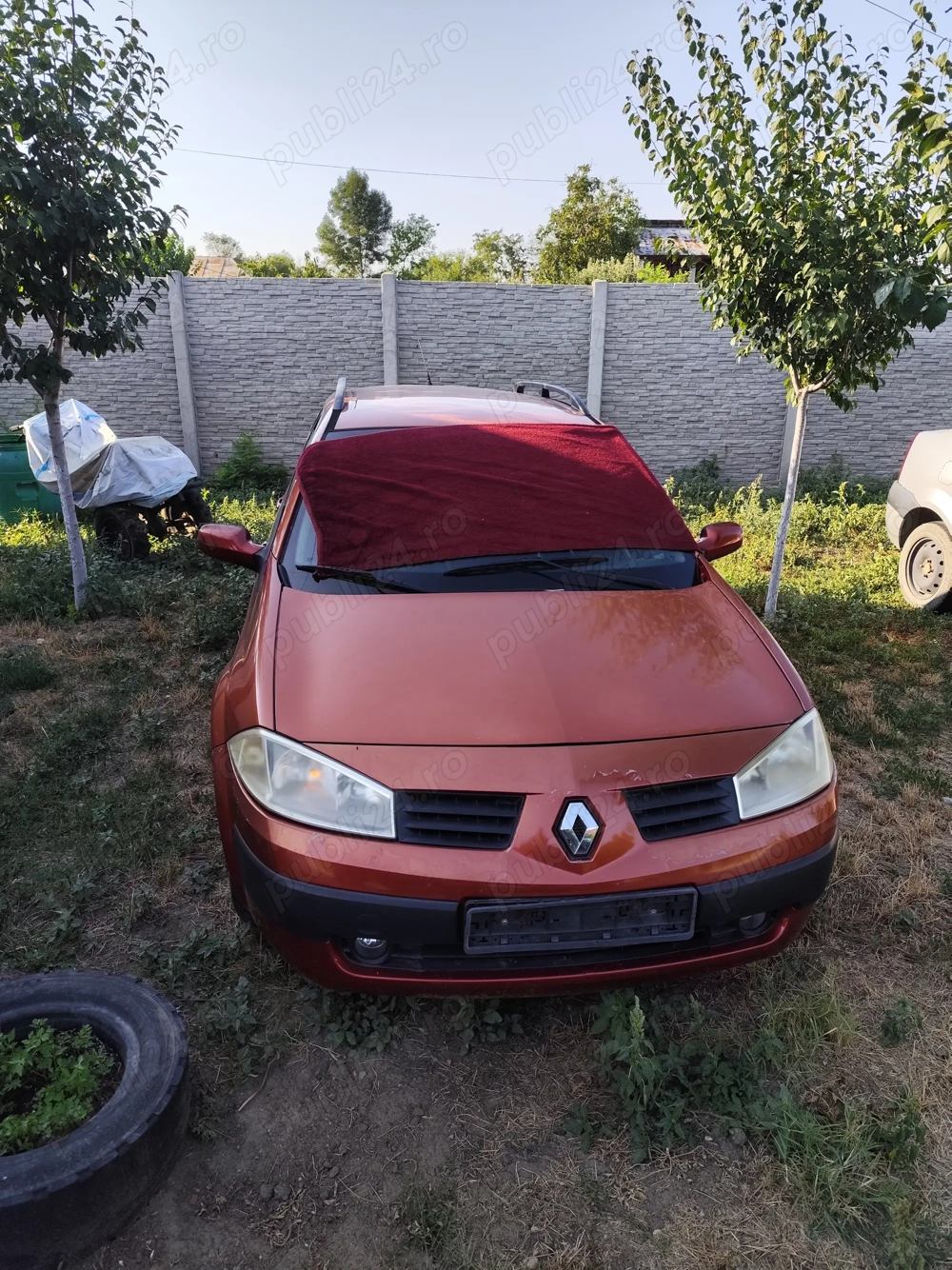 Vând sau dezmembrez Renault Megane 