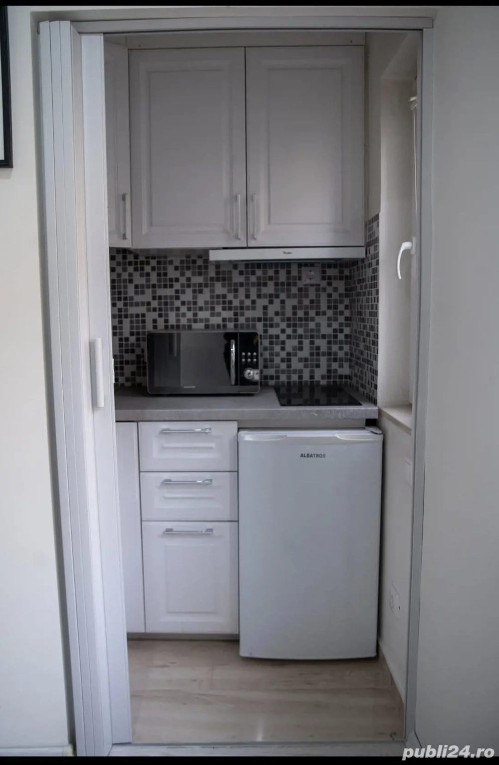 Regim hotelier închiriez 